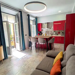 Apartamento Alma De 2br With Art History & Comfort In The Heart Of The, Málaga