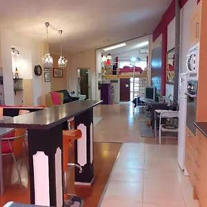https://loft-centrico-y-confortable.hotelsincadiz.net